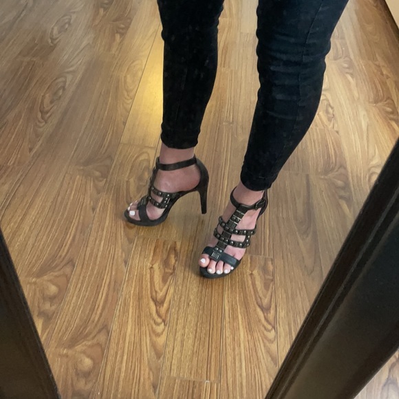 BCBG black heels - Picture 7 of 7